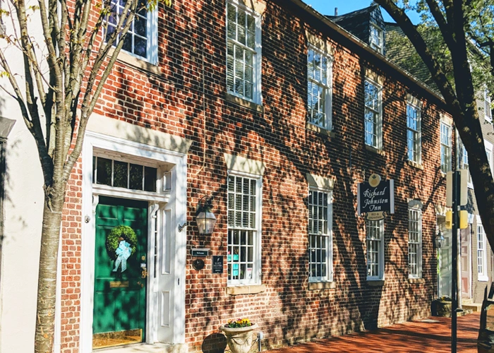 The Richard Johnston Inn - front exterior of historic B&B bed and breakfast in Fredericksburg Virginia